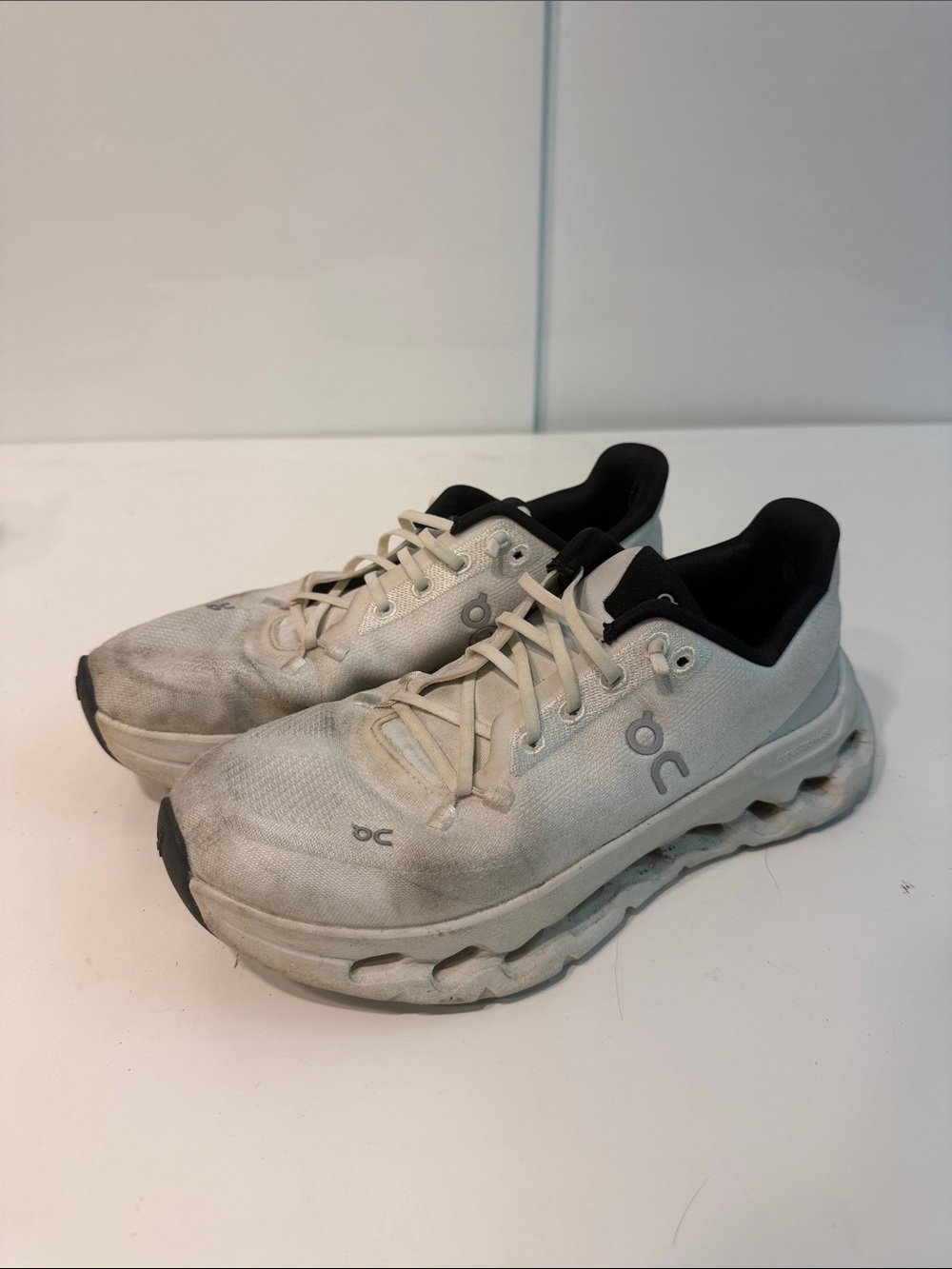 Used oncloud On Cloudnova White Running Sneakers women’s size 7